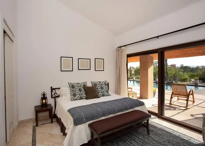 Villa La Roca 8 Min Walking Distance To The *