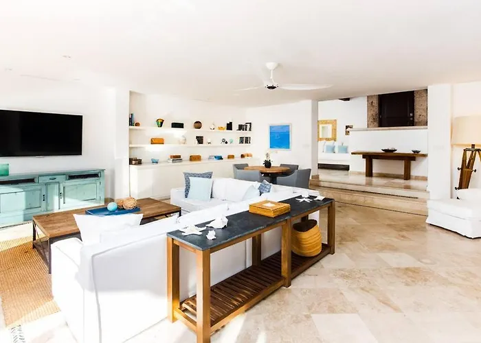 La Roca 8 Min Walking Distance To The Villa *