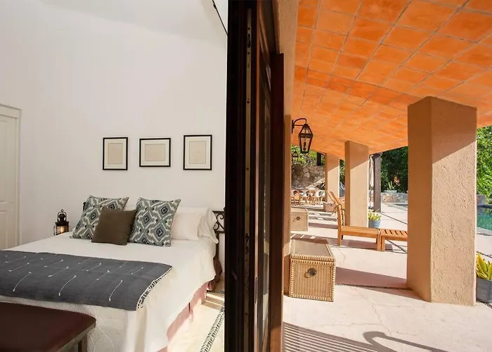Villa La Roca 8 Min Walking Distance To The *