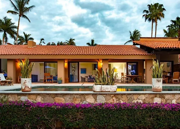 Villa La Roca 8 Min Walking Distance To The *